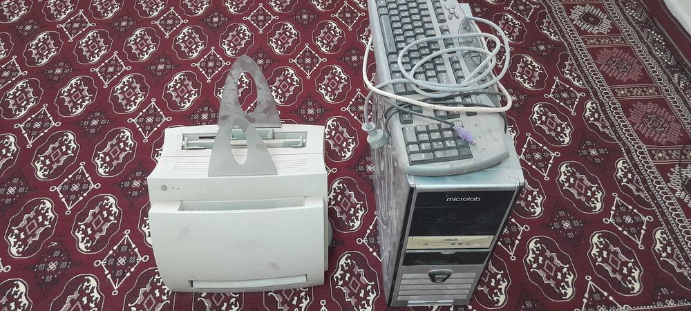 Срочно продам настольный компьютер комплете