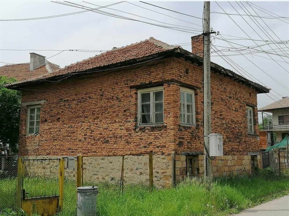Къща в Етрополе в центъра