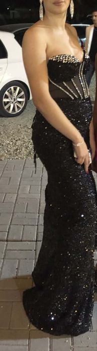 Rochie de evenimente purtată o singură dată mărimea S/M se poate da si cu geanta de mănă