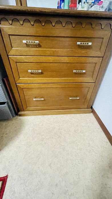 Камод с зеркалом