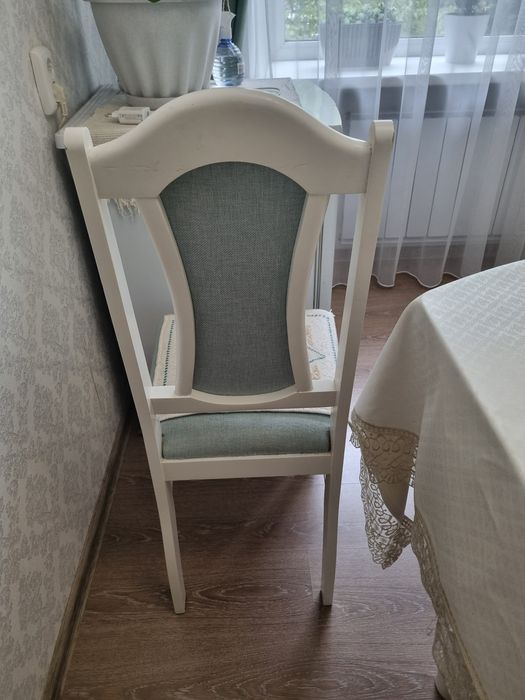 Продам стол и стулья