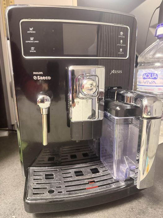 Кафеавтомат Saeco Xelsis HD8943 – Премиум клас, Отлично състояние