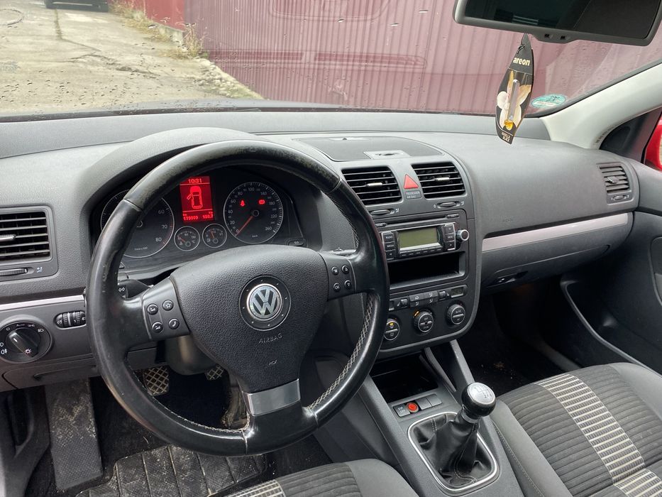 Dezmembram VW Golf 5