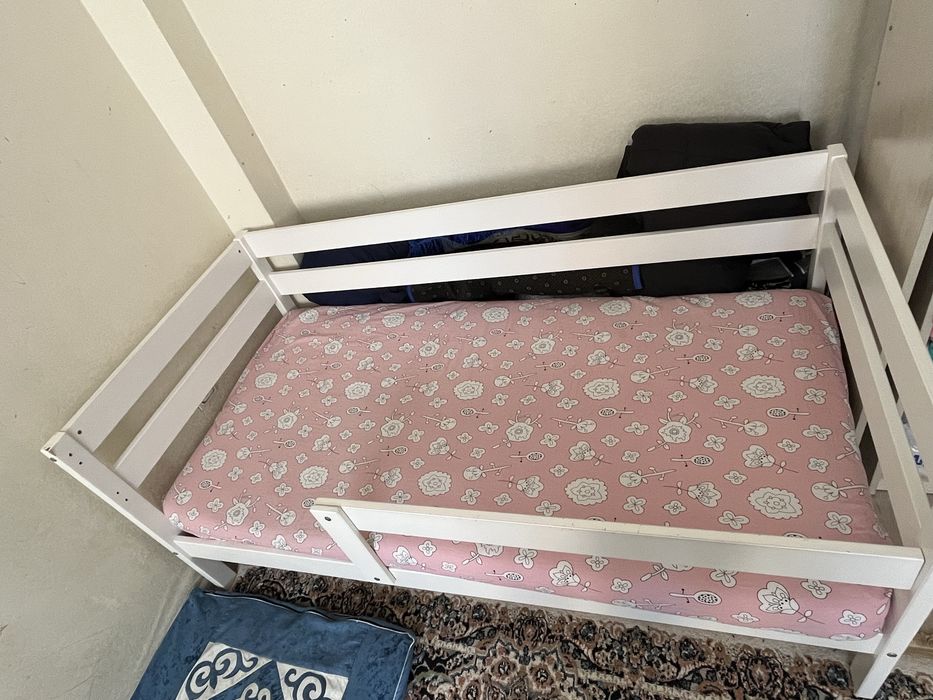 Деткая кровать 180/60