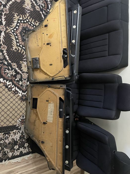 Салон ёлка черный w124