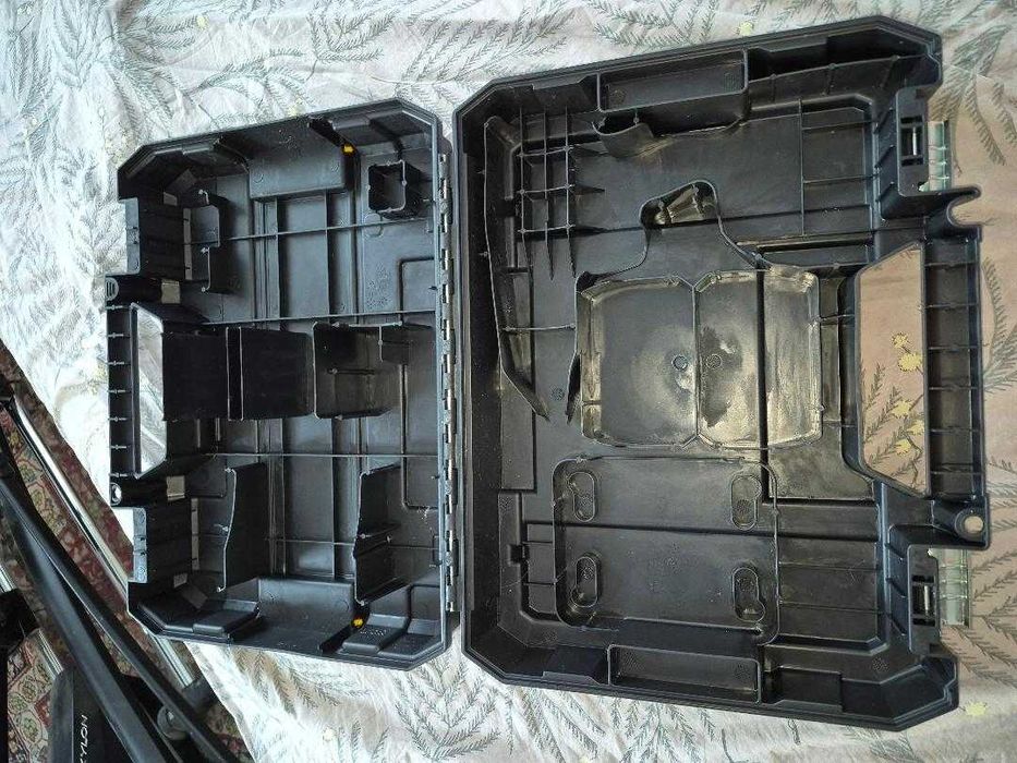 Cutie Dewalt pt autofiletanta, noua, 100 ron