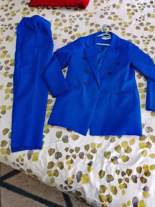 Костюм брючный .