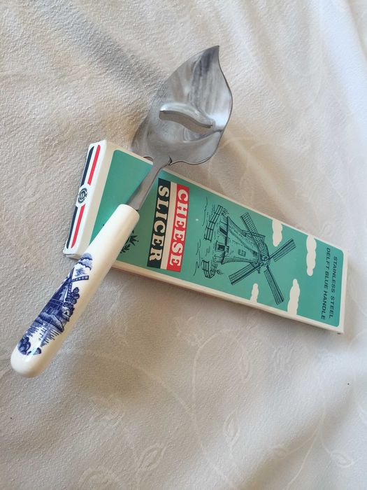 Нож / слайсер/  шпатула за сирене с керамична дръжка Elesva Delft blue