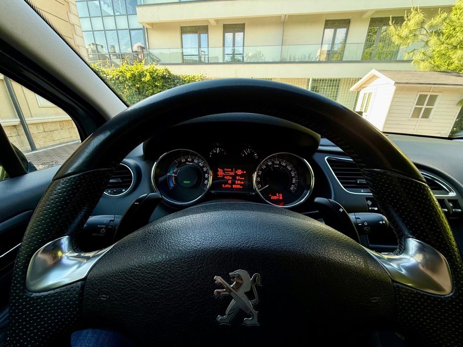 PEUGEOT 3008 HYBRID 4x4/ Piele/ Panoramic/ AUTOMAT 200cp