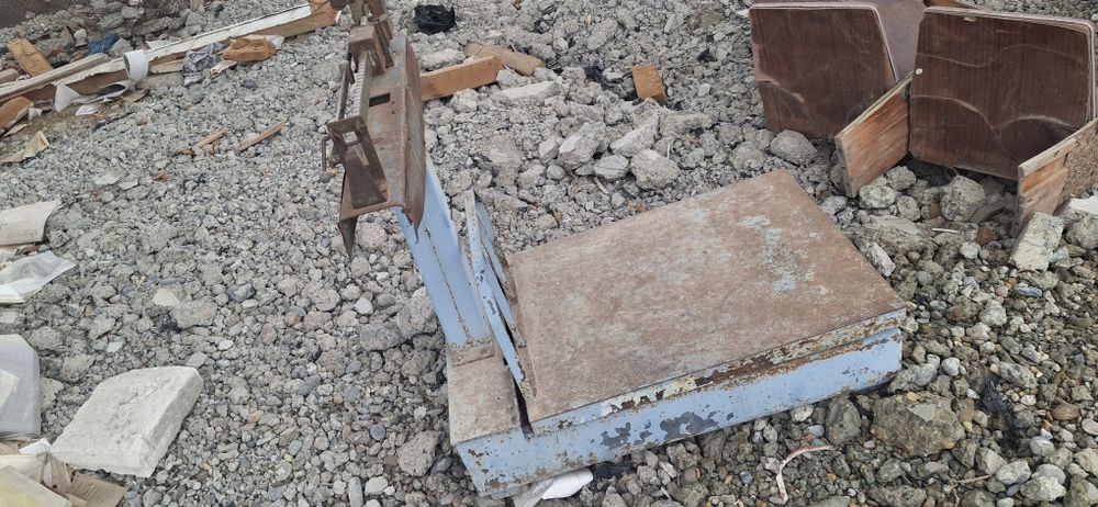 Temir tarozi sotiladi. 520 kg gacha o‘lchaydi