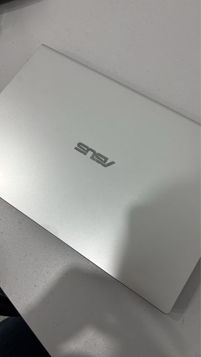 Asus VivoBook 15
