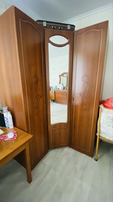 Продам спальный гарнитур