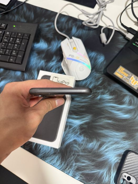 Iphone 11 64 ГБ 78%  каробка документ
