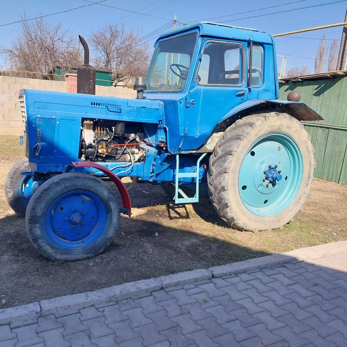 Трактор МТЗ 80 в хорошем состояние