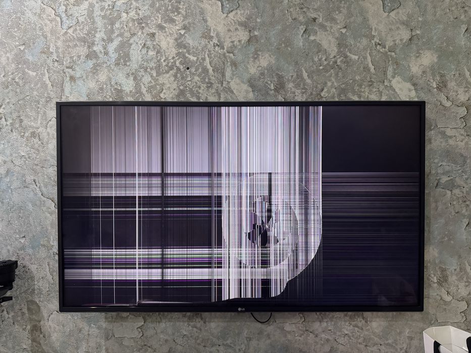 Продам телевизор на запчасти