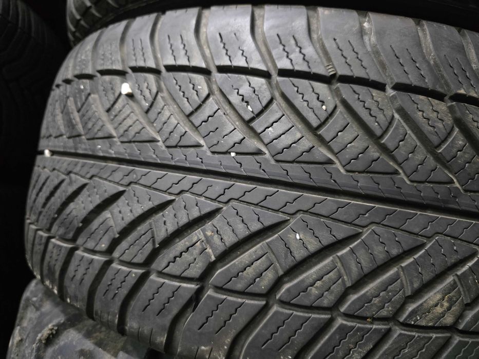 2бр Зимни гуми 245 45 18 - Goodyear - DOT 2024