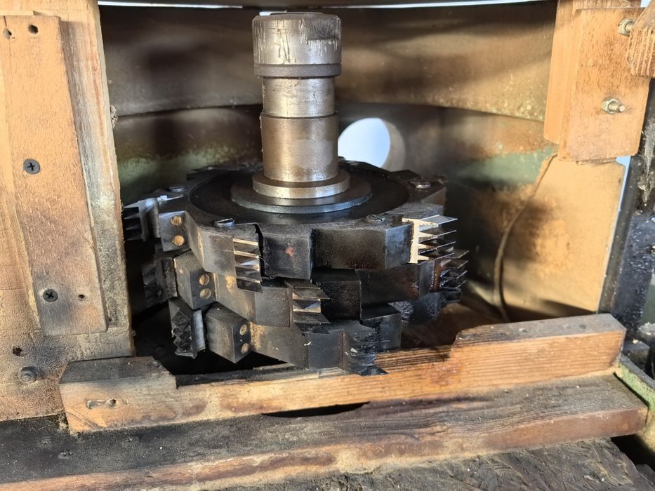 Фреза с цирку за клинозъбно и дървена дограма