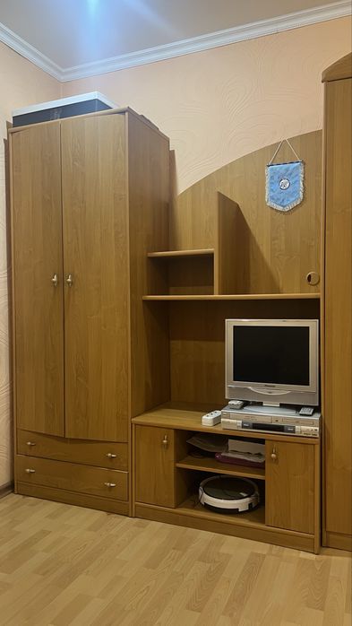 Стенка для гостиной, либо рабочего кабинета