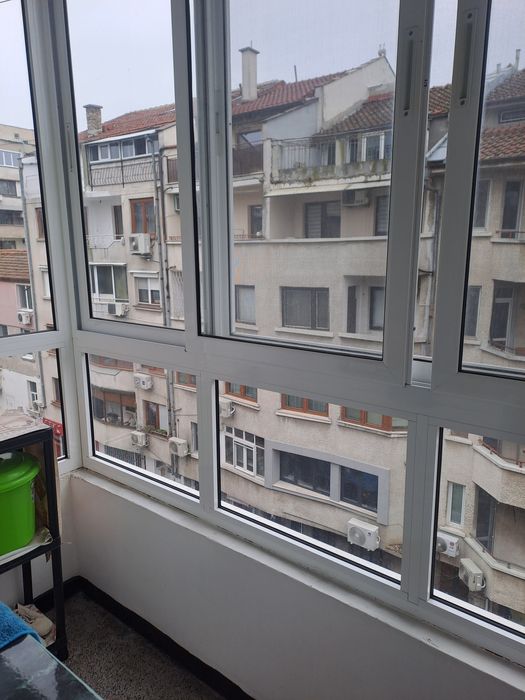 Продавам апартамент в Бургас широк център ул патриархи евтимий 50