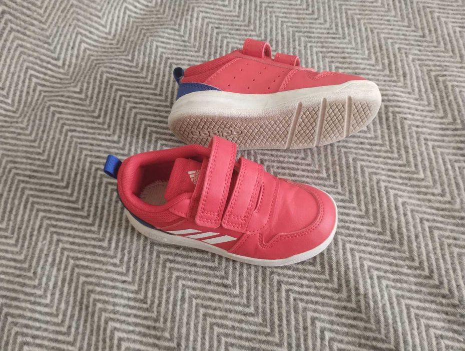 Adidas кожени маратонки номер 25