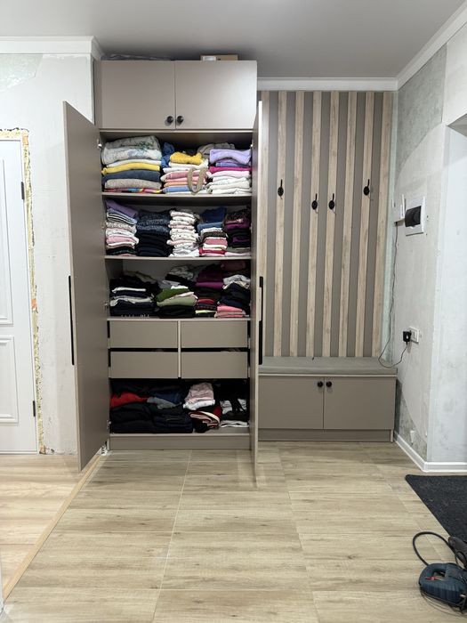 Продам   прихожую