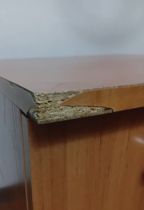 Тумбочка        .