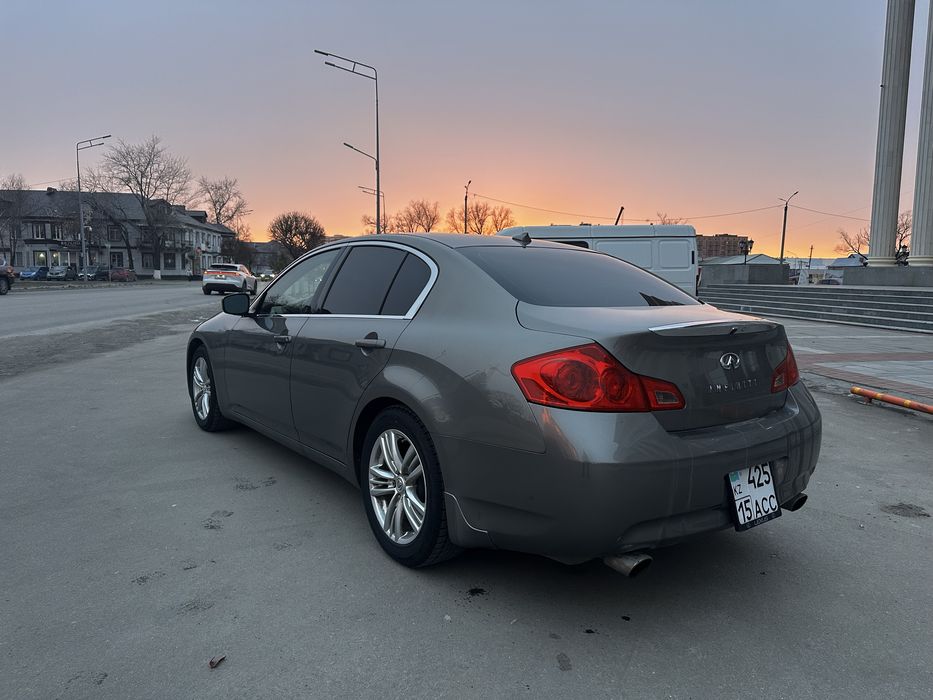 Продам автомобиль Infiniti G 37