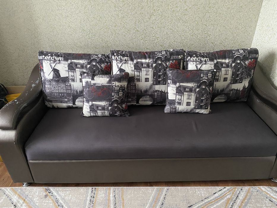 Продам диван в хорошем сост