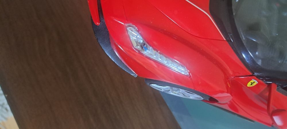 Mașina cu telecomanda ferrari 1/14