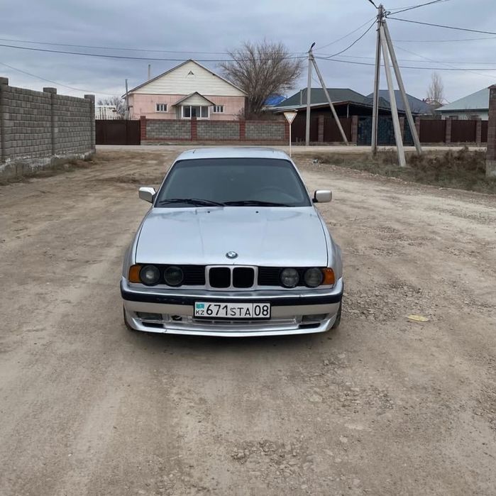 BMW е34 бампер фары пароги
