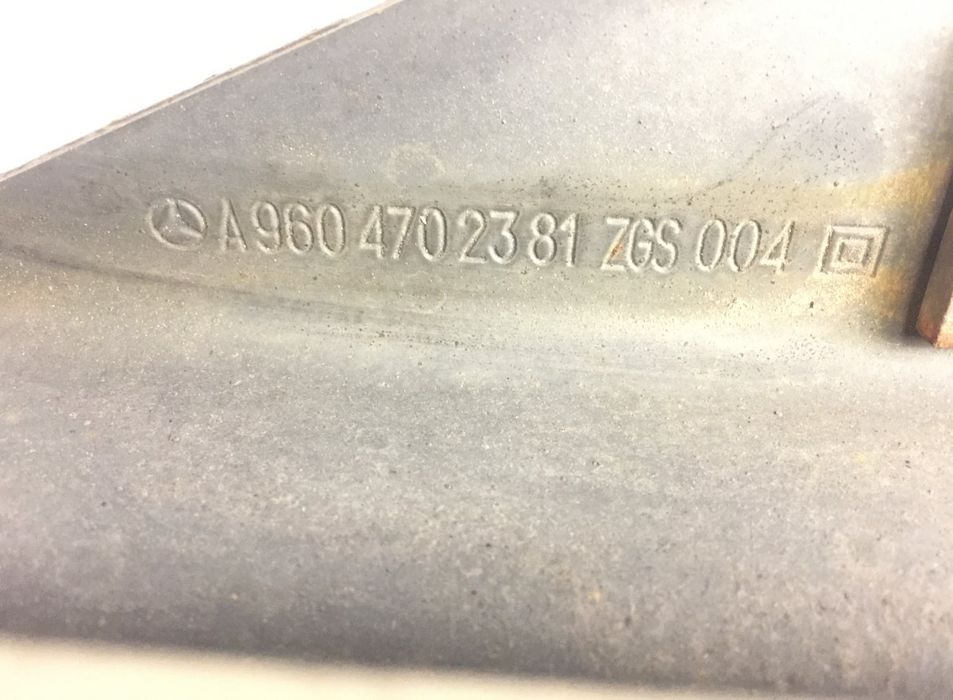 9604701240 Set de suport pentru rezervorul de combustibil MERCEDES-BENZ Antos, Arocs, Actros MP4 (2012-) MERCEDES-BENZ