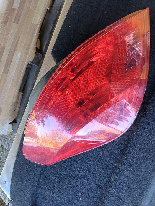 Ляв стоп за пежо 308 хечбек 2008 година