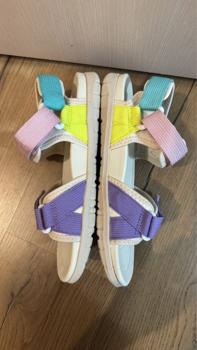 детски сандали, чехли и пантофи-23,25,26,28,29,31,32,33,34,35,36, 37