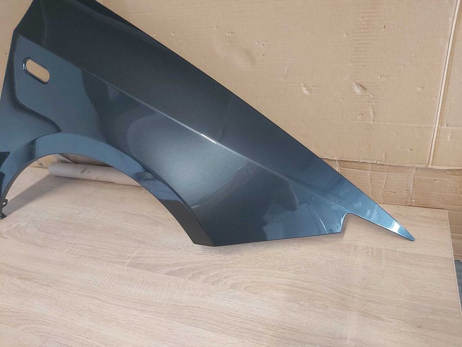 Aripa Fata Dreapta Seat Ibiza 2008-2012 (LW7Z (Gri Inchis))