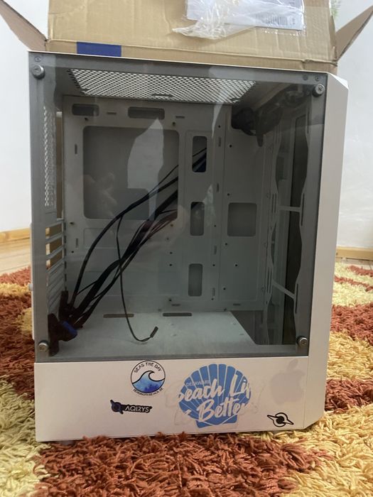 Carcasa pc pri gaming