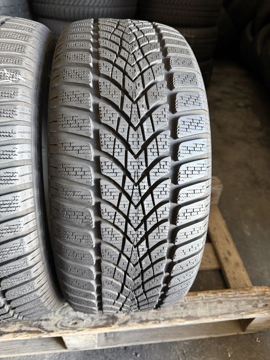 2 anvelope iarna 225/45/17 Dunlop 7.7 mm!