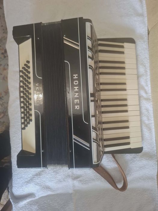 Vand acordeon Hohner 48 basi