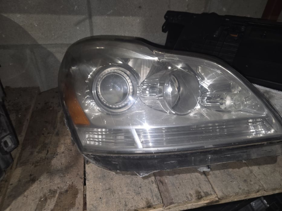 Фарове за Mercedes GL 2008 година ксенон