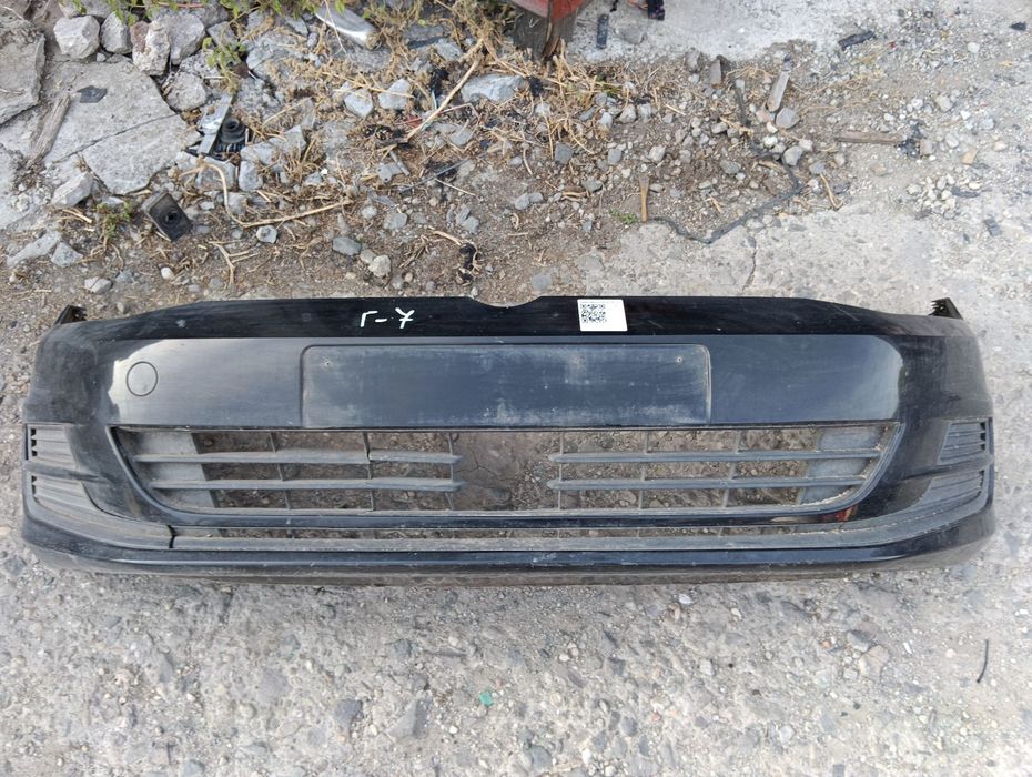 броня предна черна VW Golf