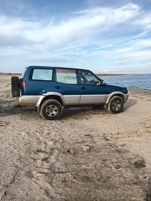 Nissan mistral 1995г