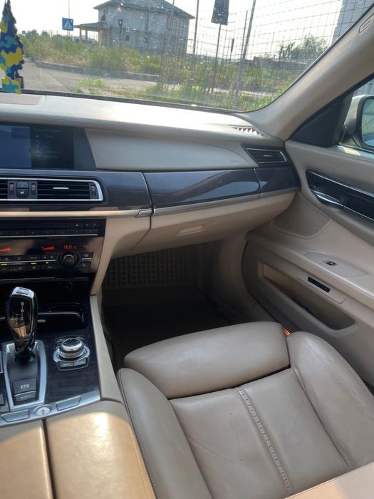 BMW 7 Series 2010 — imagine 5