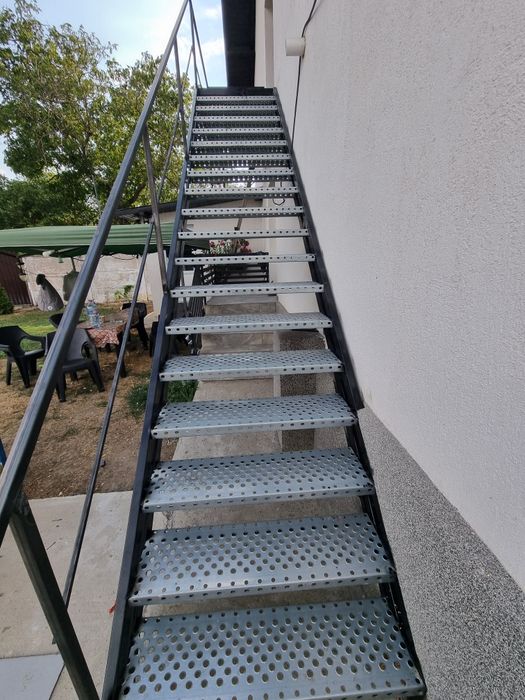 scări metalice  de exterior