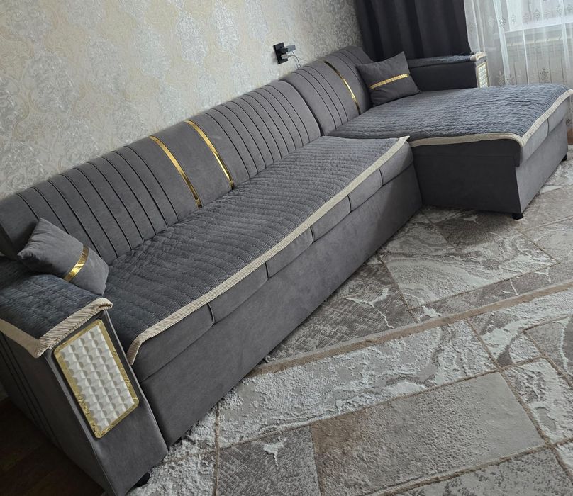 Продам диван в центре города