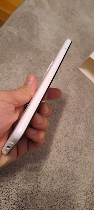 Продавам Samsung Galaxy A12