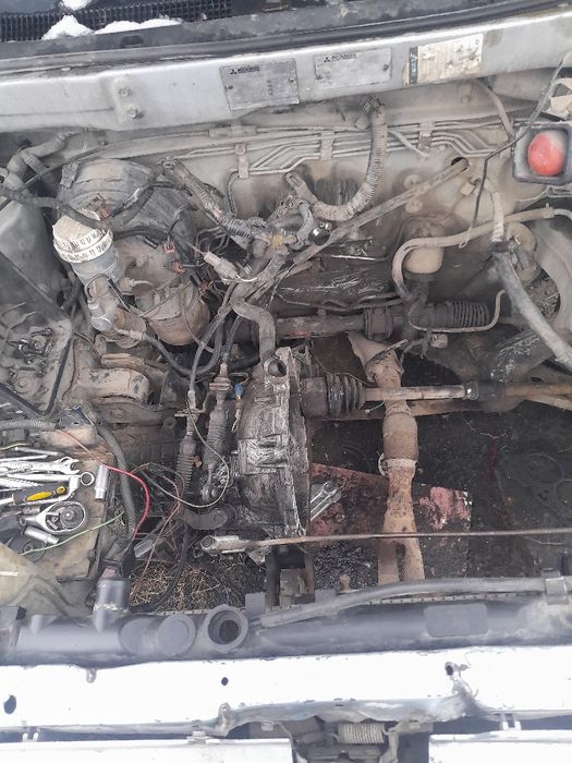 Митсубиси спейс вагон