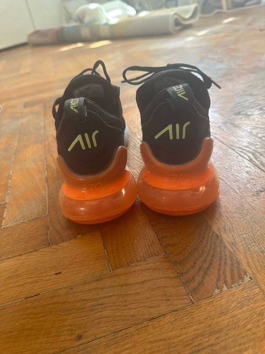 Adidași Nike Air Max 270 în stare foarte bună