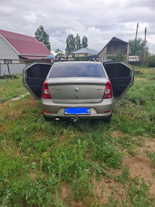 Продам машину рено