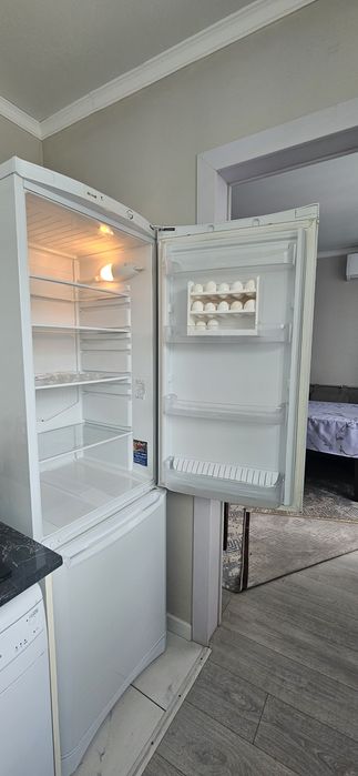 Холодильник б/у в отличном состоянии