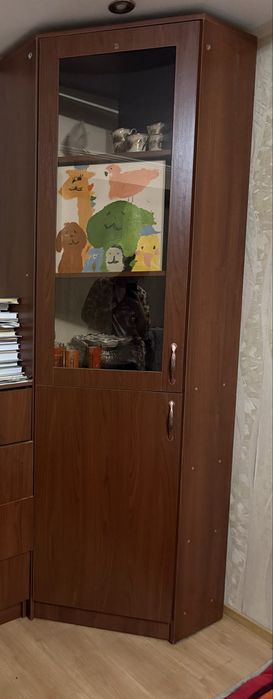 Шкаф для посуды в зал