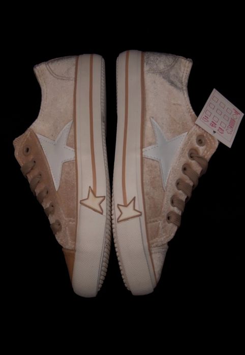 Tenisi dama.catifea bej cu steluță